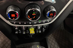punainen Mini Countryman 2017 kuva 18.
