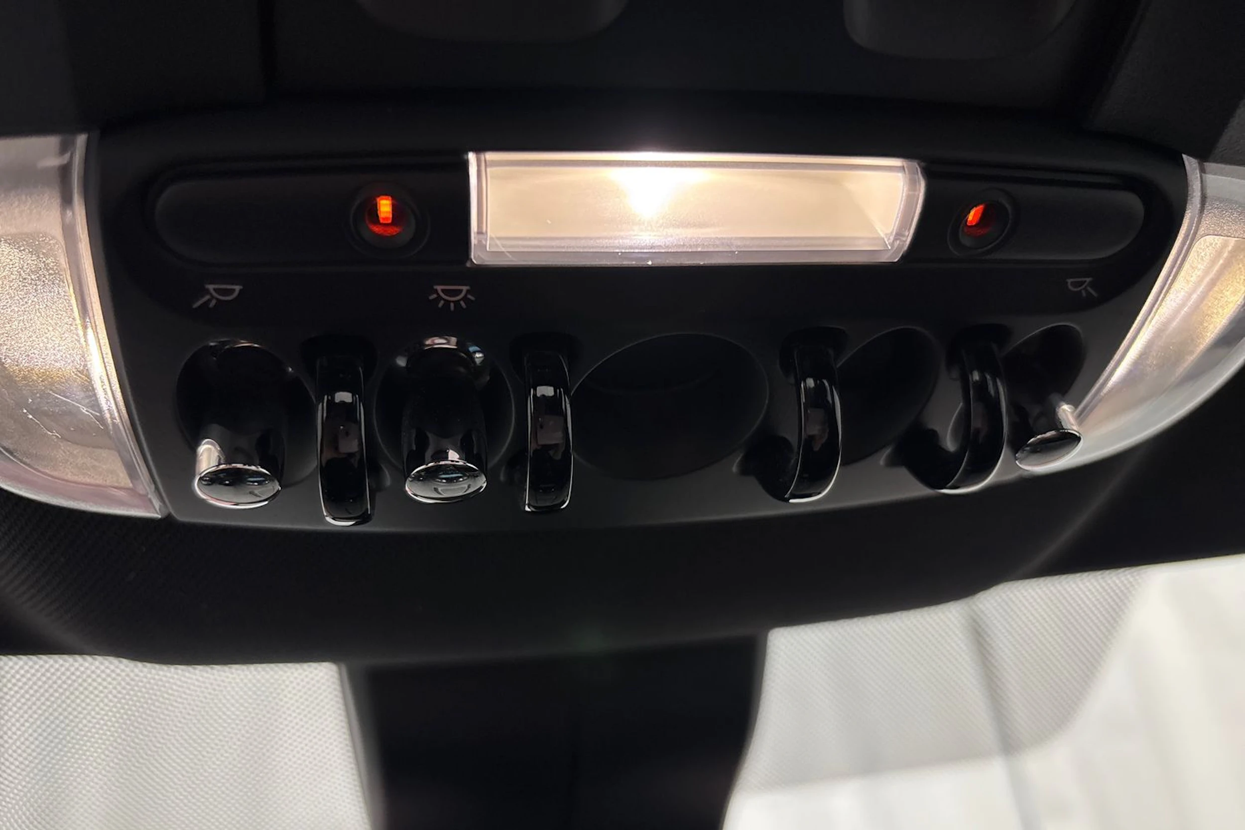 punainen Mini Countryman 2017 kuva 20.
