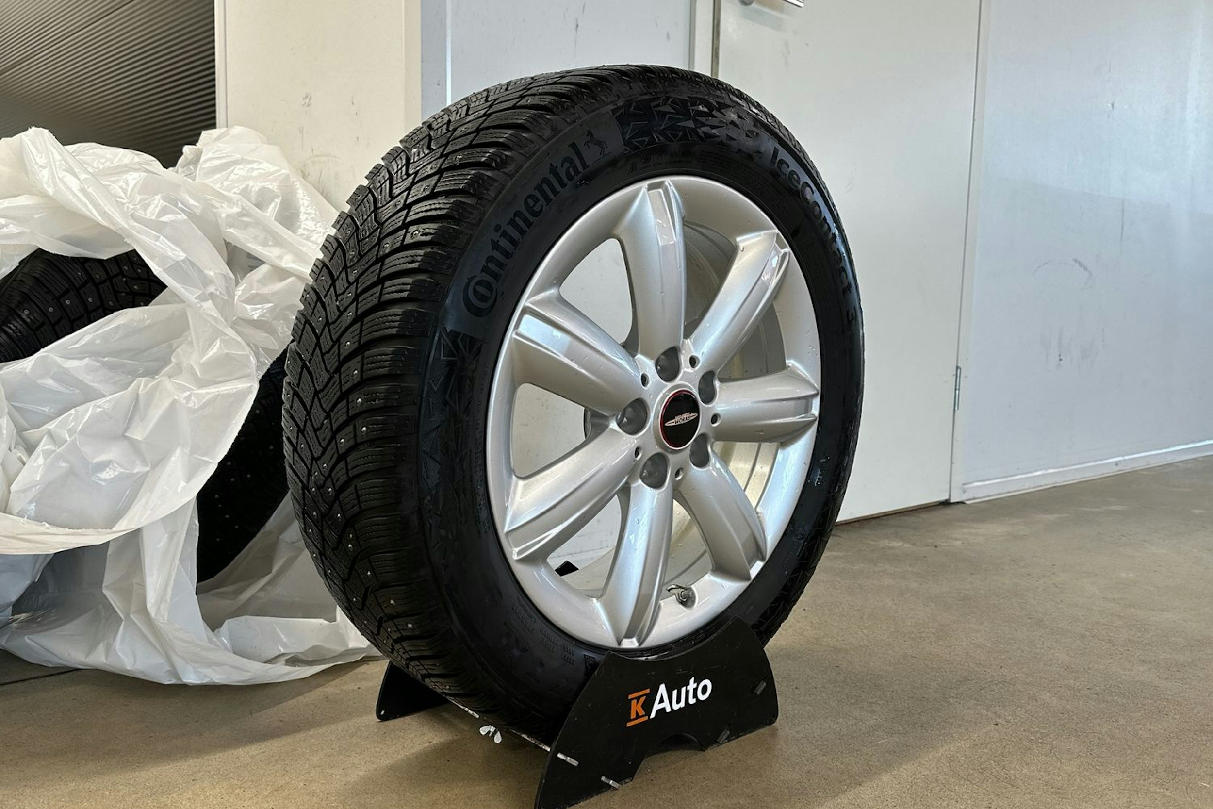 harmaa Mini Countryman 2018 kuva 13.