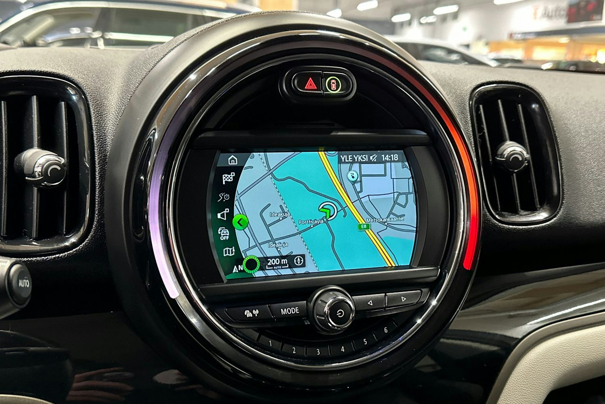 harmaa Mini Countryman 2018 kuva 18.
