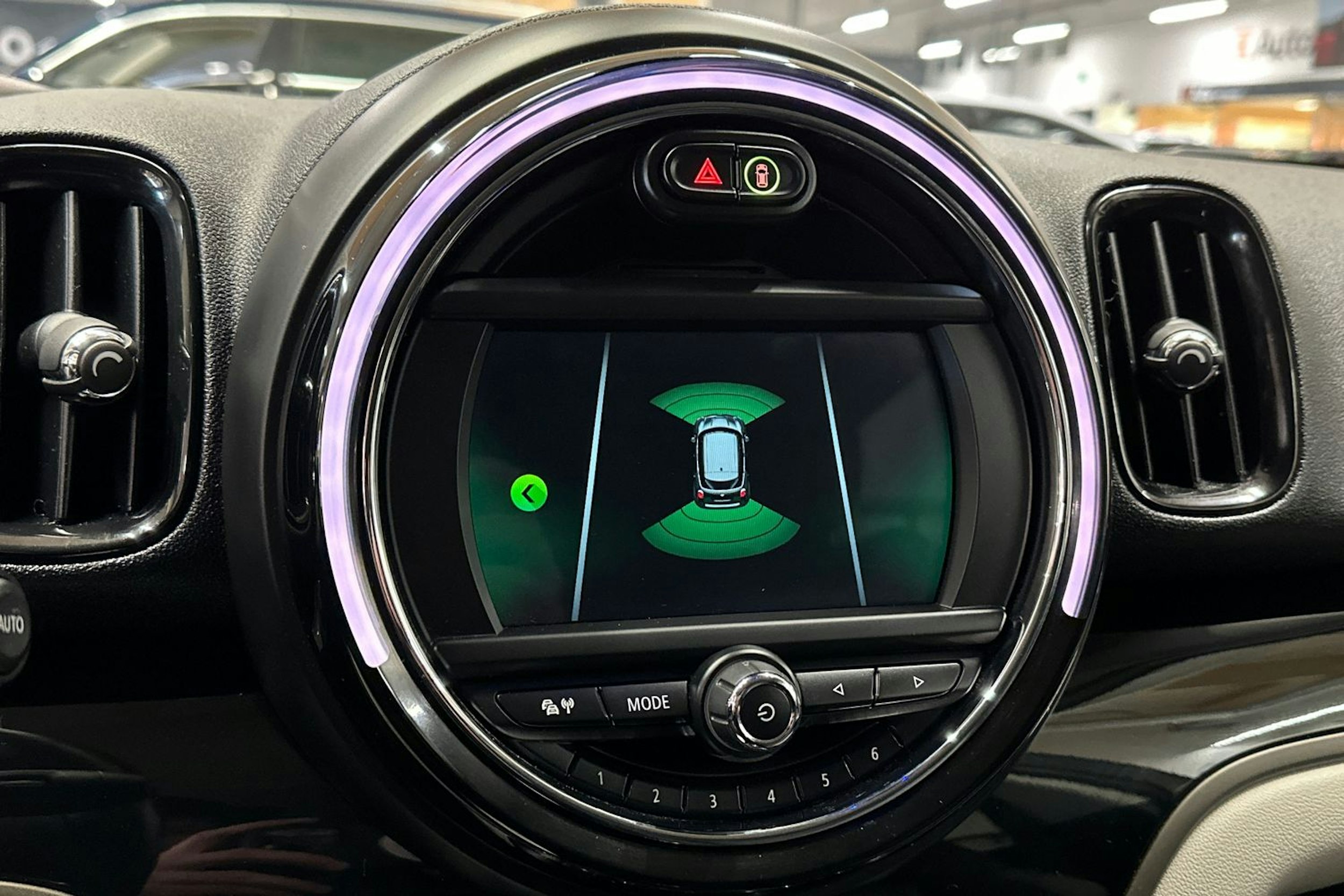 harmaa Mini Countryman 2018 kuva 19.