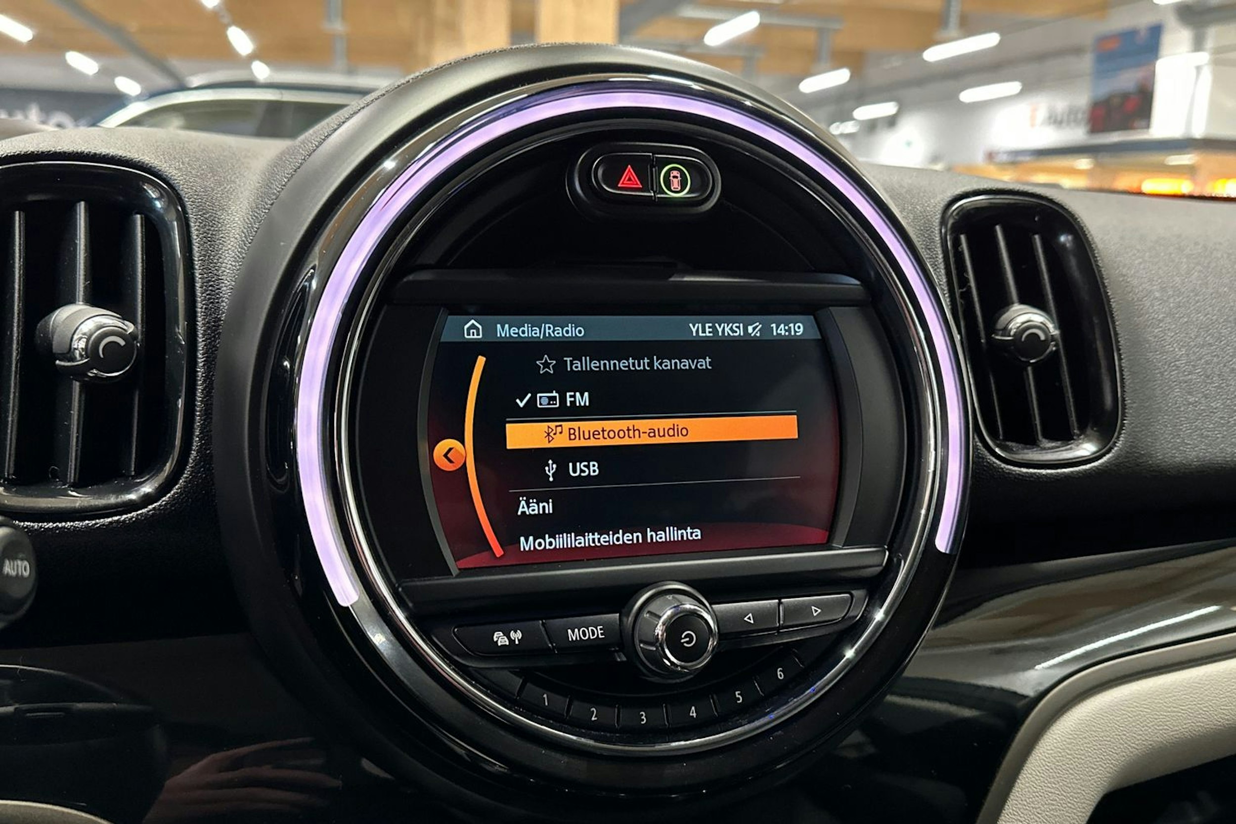 harmaa Mini Countryman 2018 kuva 20.