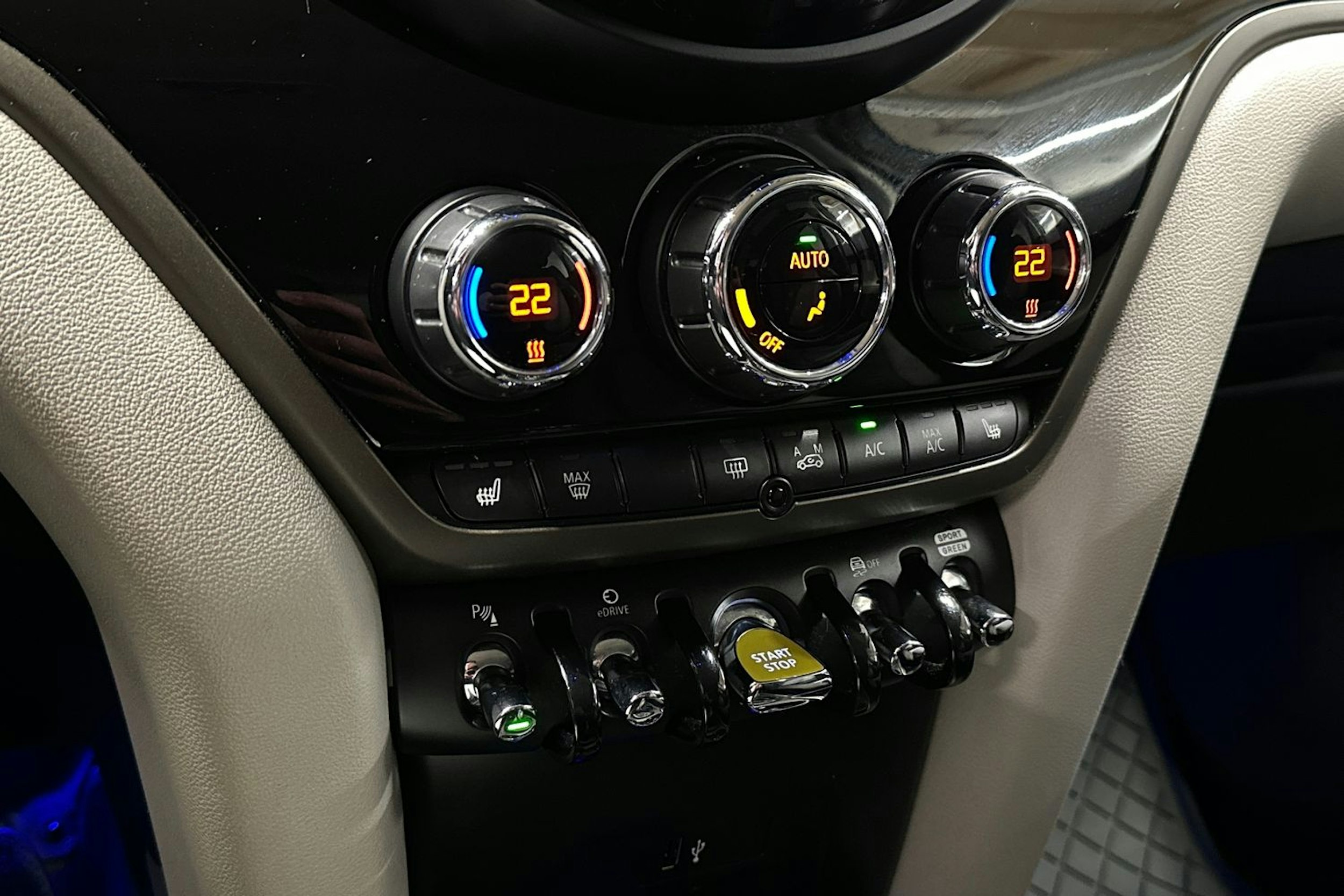 harmaa Mini Countryman 2018 kuva 23.