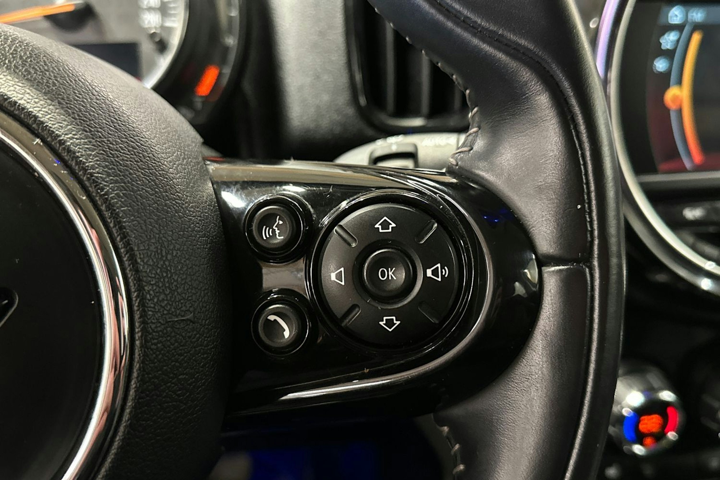 harmaa Mini Countryman 2018 kuva 28.
