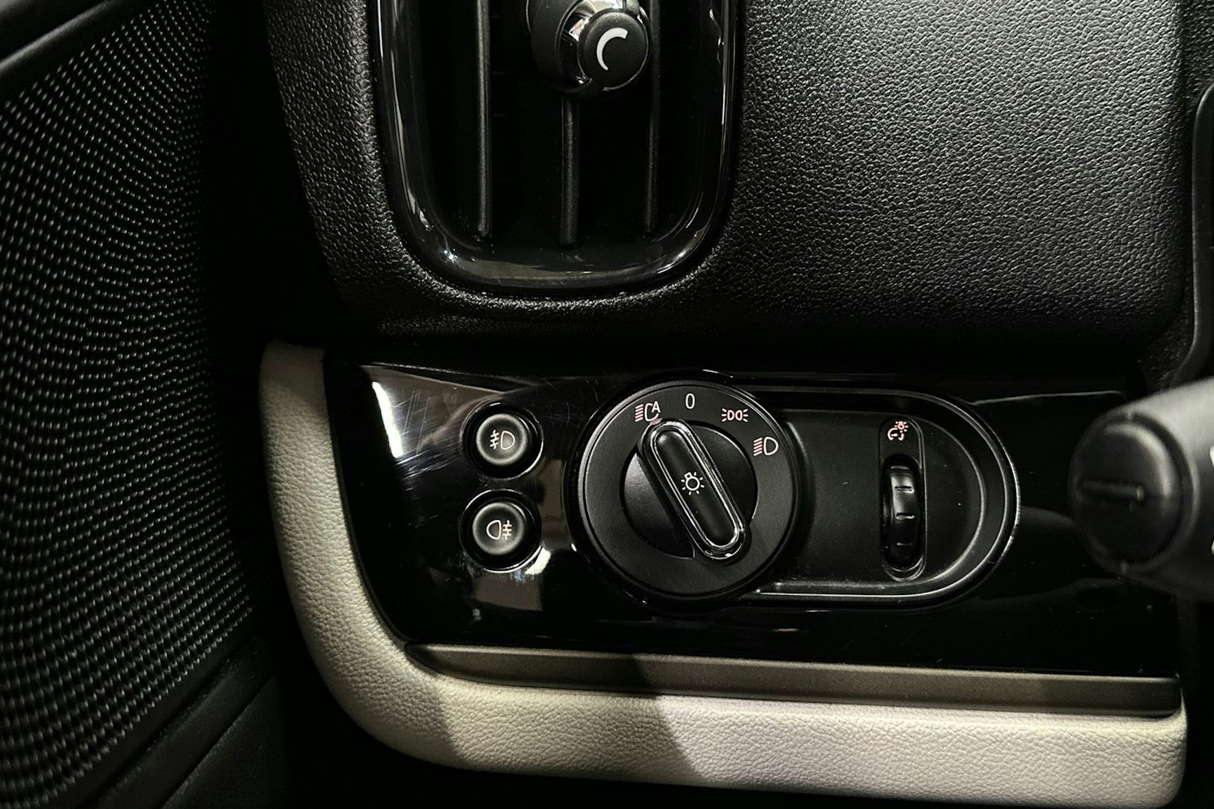 harmaa Mini Countryman 2018 kuva 29.