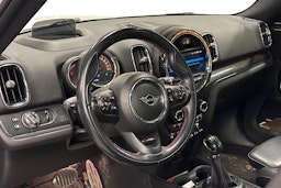 valkoinen Mini Countryman 2018 kuva 3.