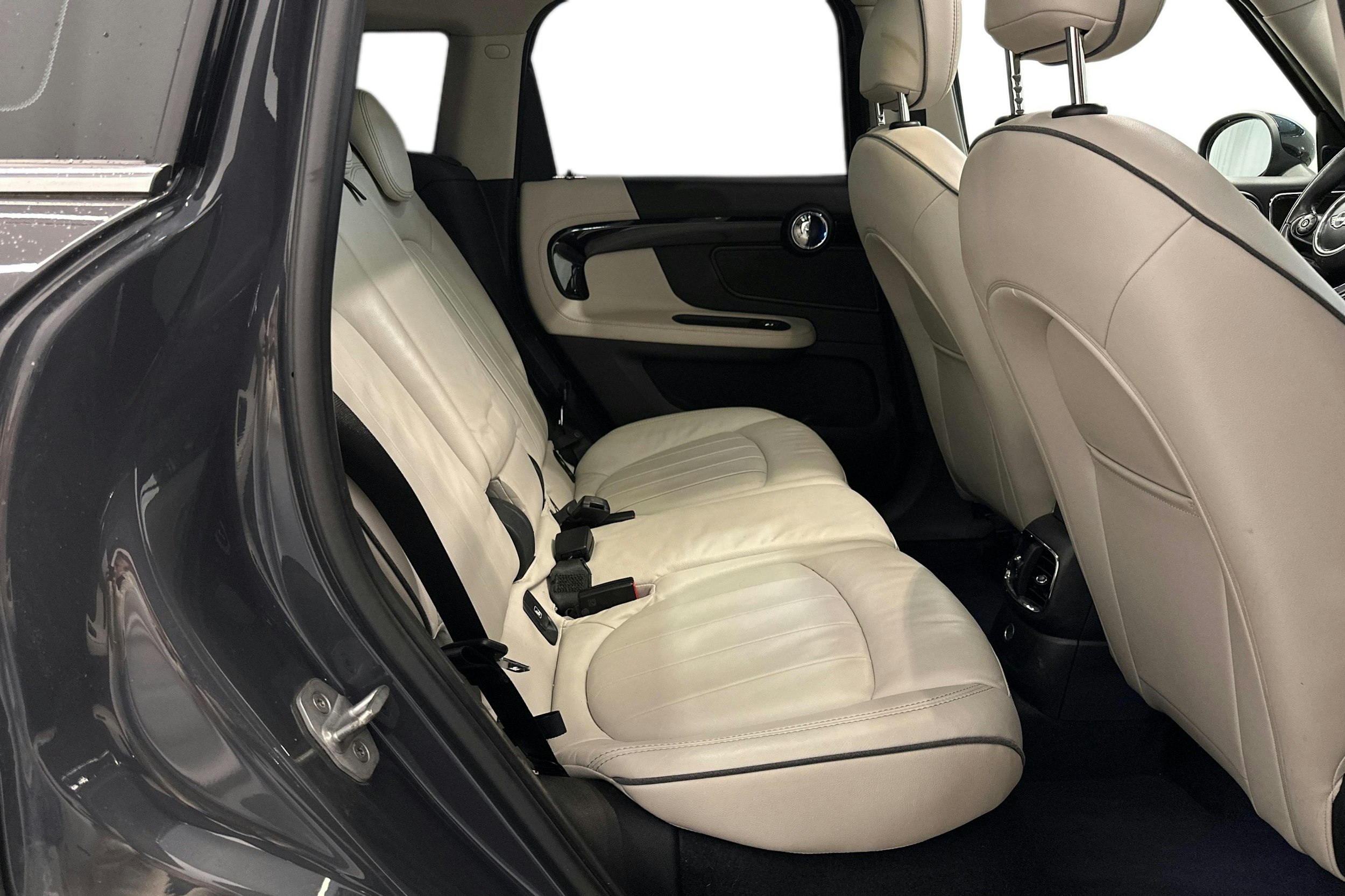 met. harmaa Mini Countryman 2018 kuva 11.