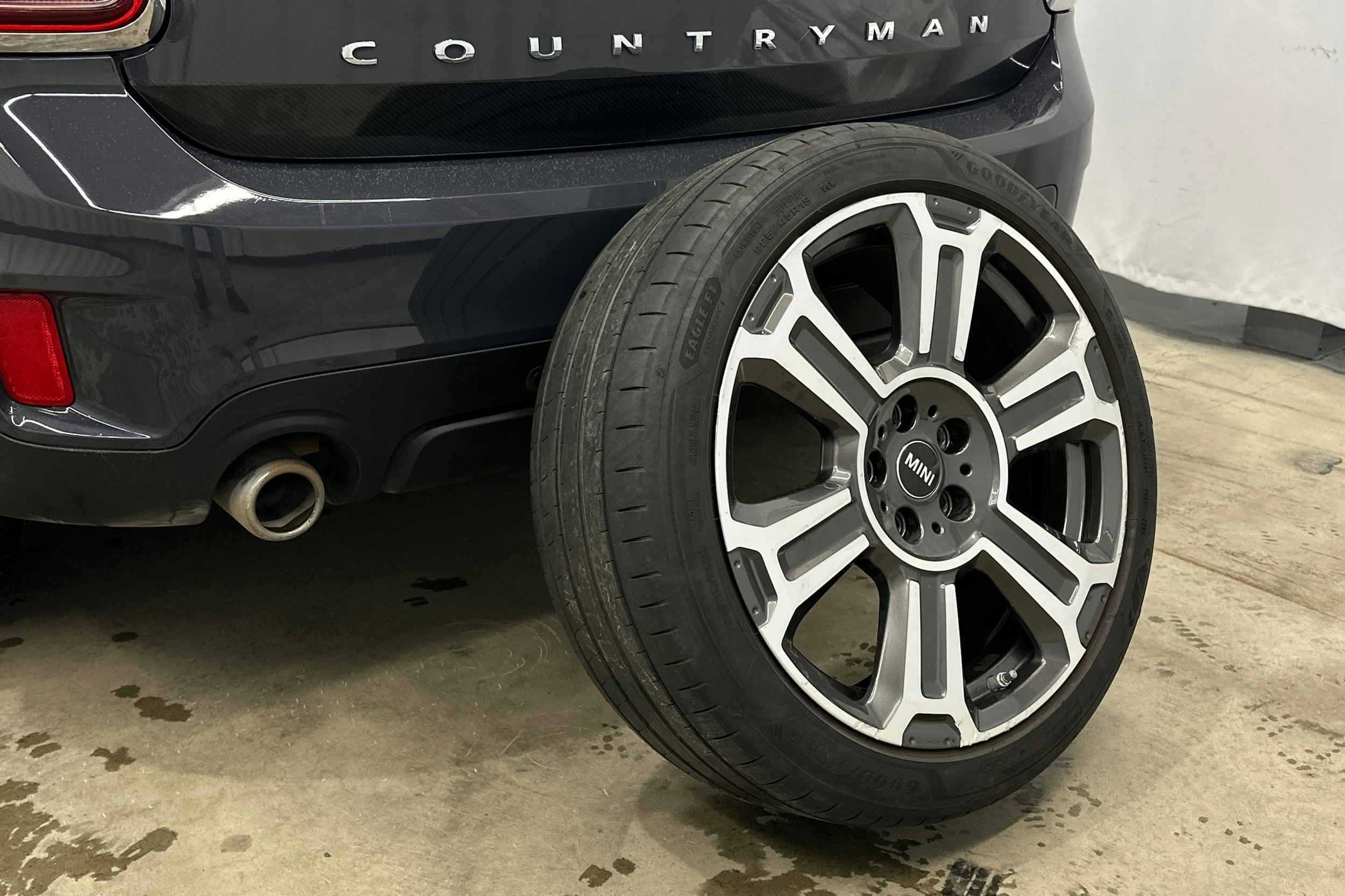 met. harmaa Mini Countryman 2018 kuva 14.