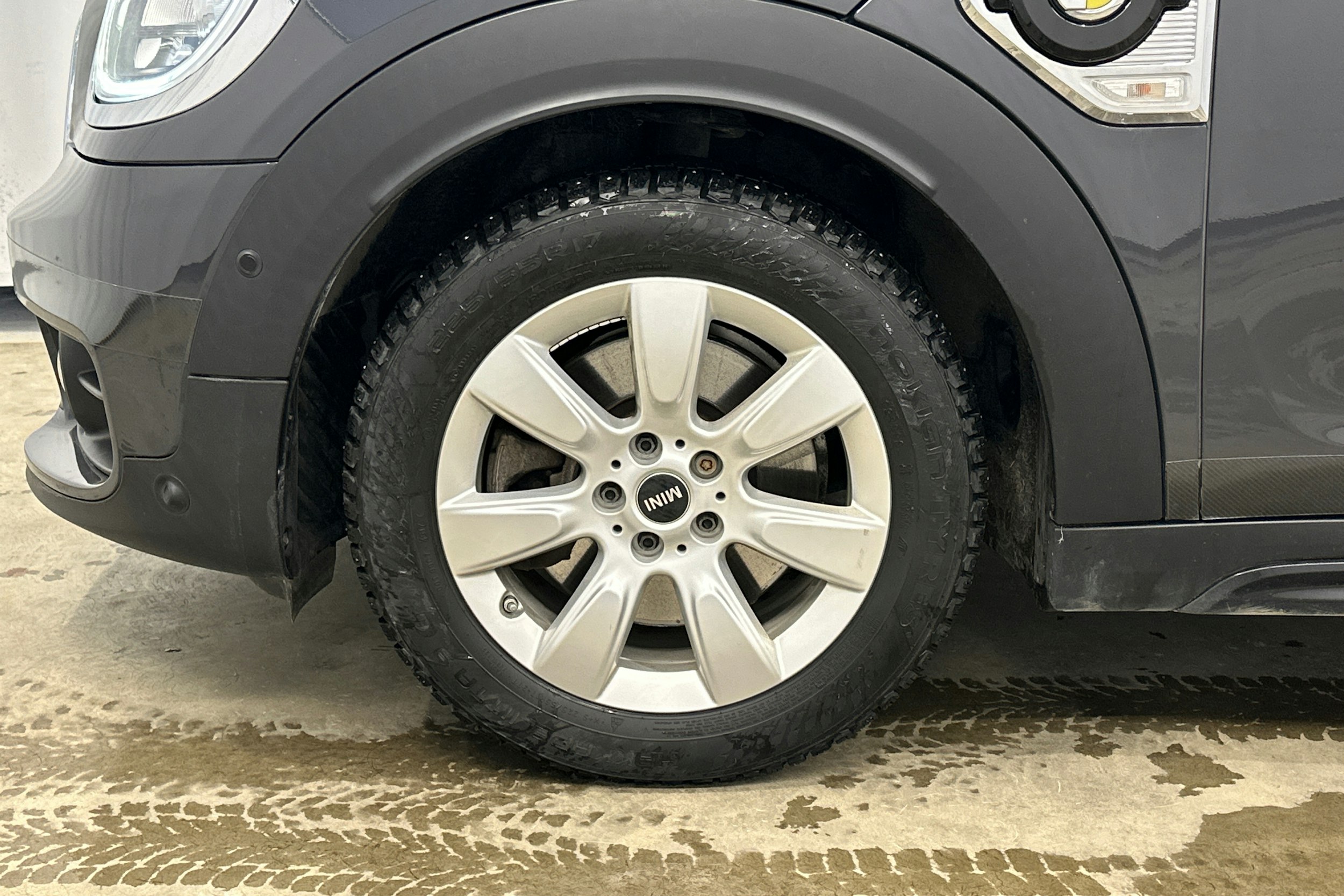 met. harmaa Mini Countryman 2018 kuva 15.