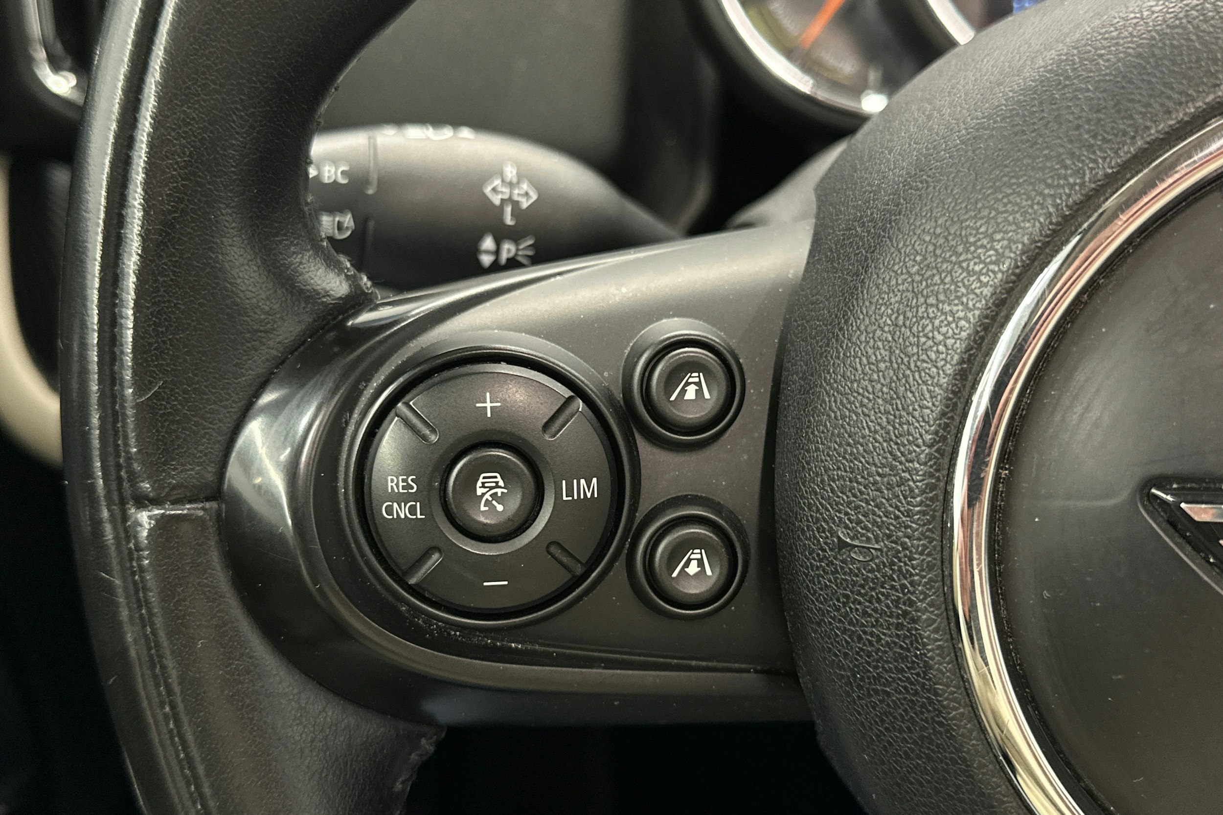 met. harmaa Mini Countryman 2018 kuva 20.