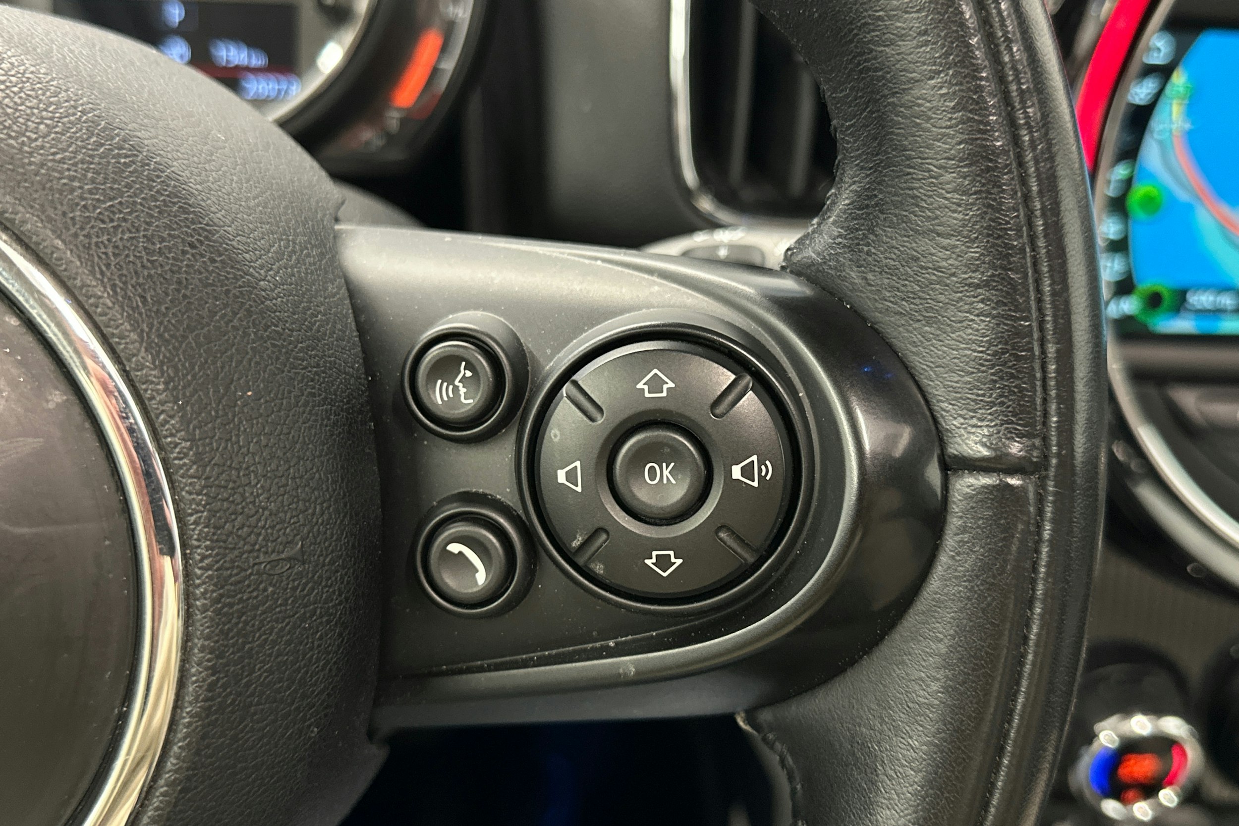 met. harmaa Mini Countryman 2018 kuva 21.