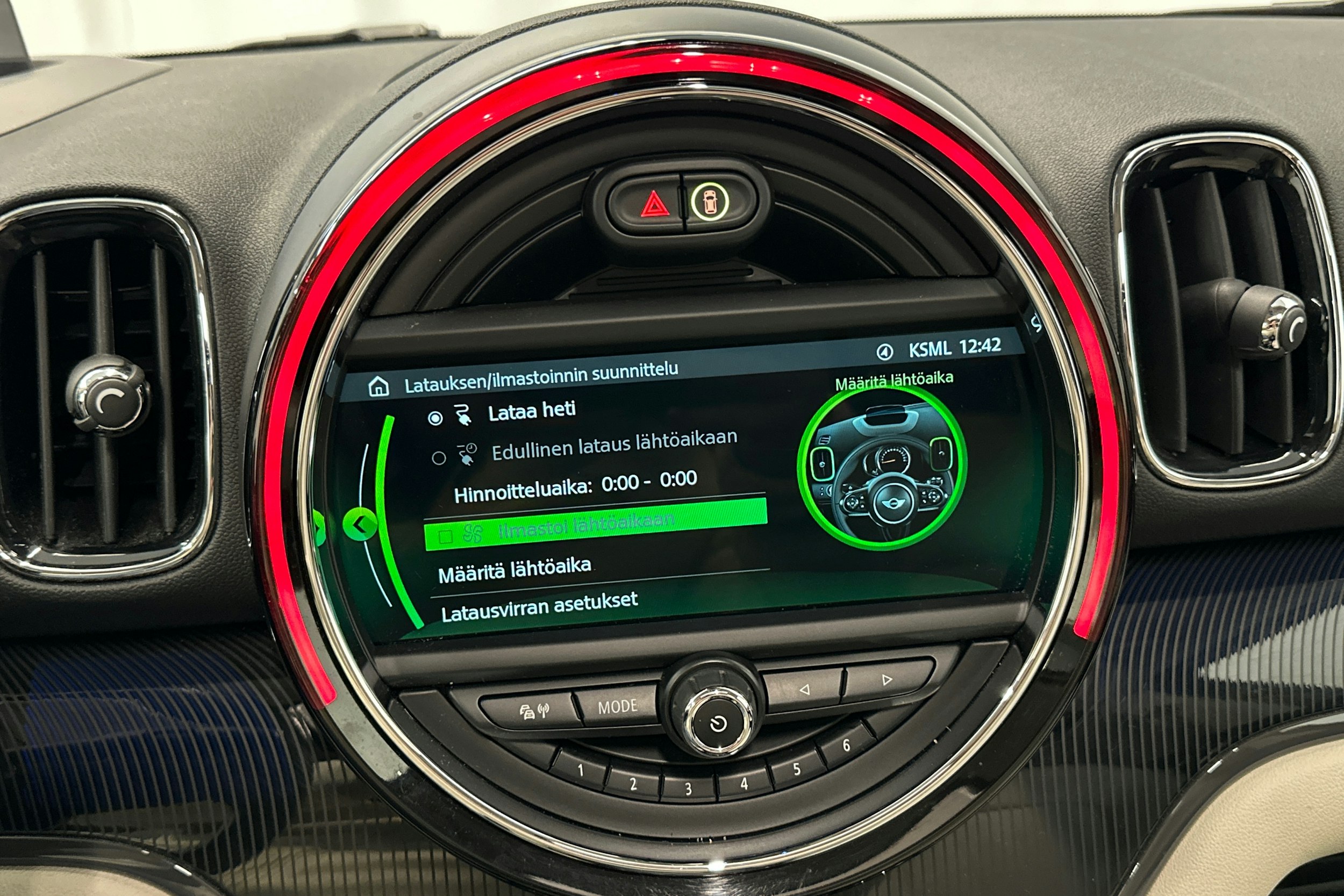 met. harmaa Mini Countryman 2018 kuva 25.