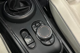 met. harmaa Mini Countryman 2018 kuva 29.