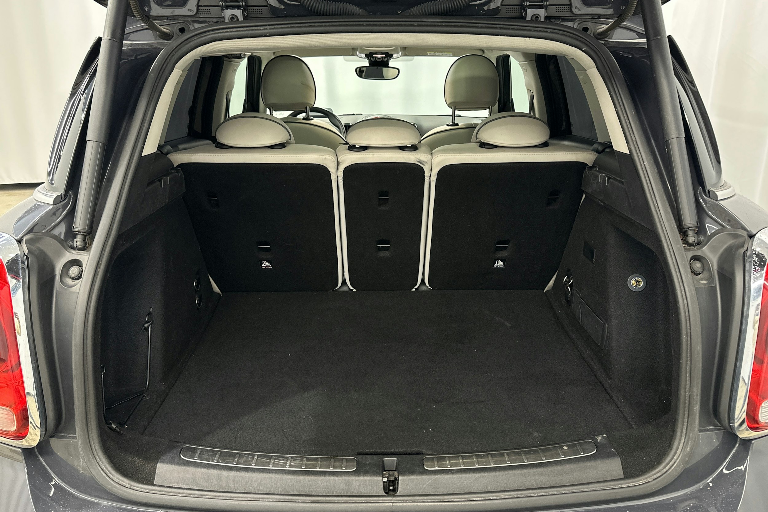 met. harmaa Mini Countryman 2018 kuva 30.