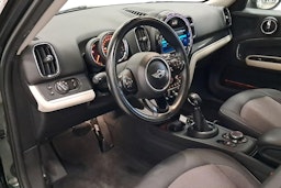 vihreä Mini Countryman 2018 kuva 7.