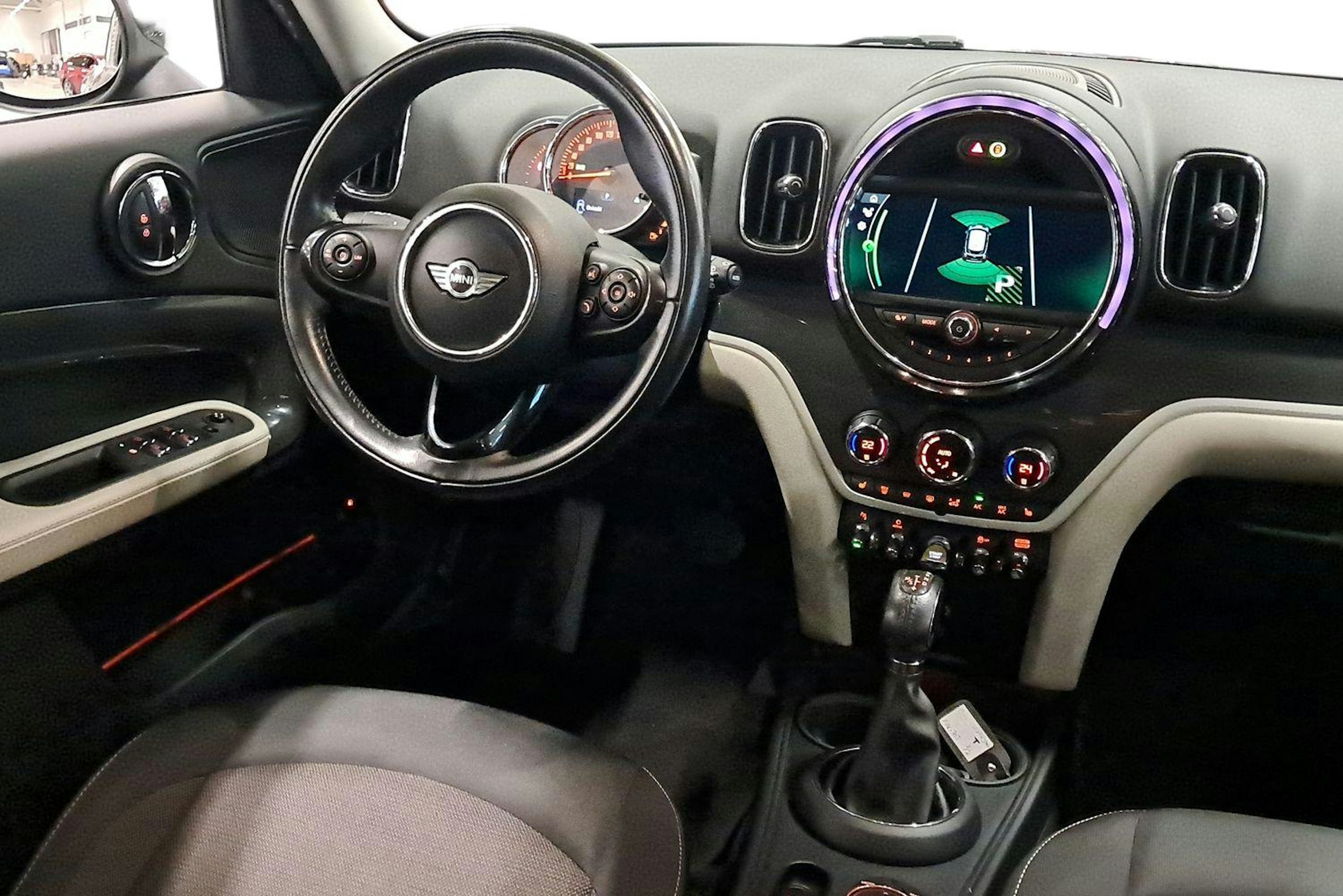 vihreä Mini Countryman 2018 kuva 9.