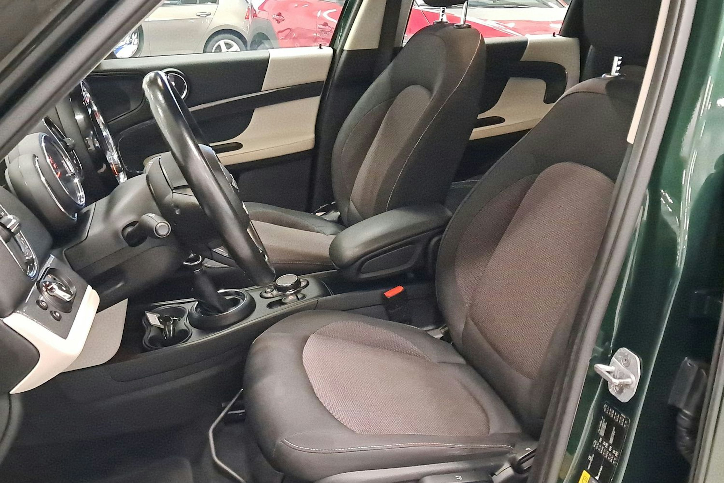 vihreä Mini Countryman 2018 kuva 14.