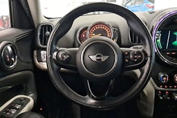 vihreä Mini Countryman 2018 kuva 15.