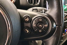 vihreä Mini Countryman 2018 kuva 16.