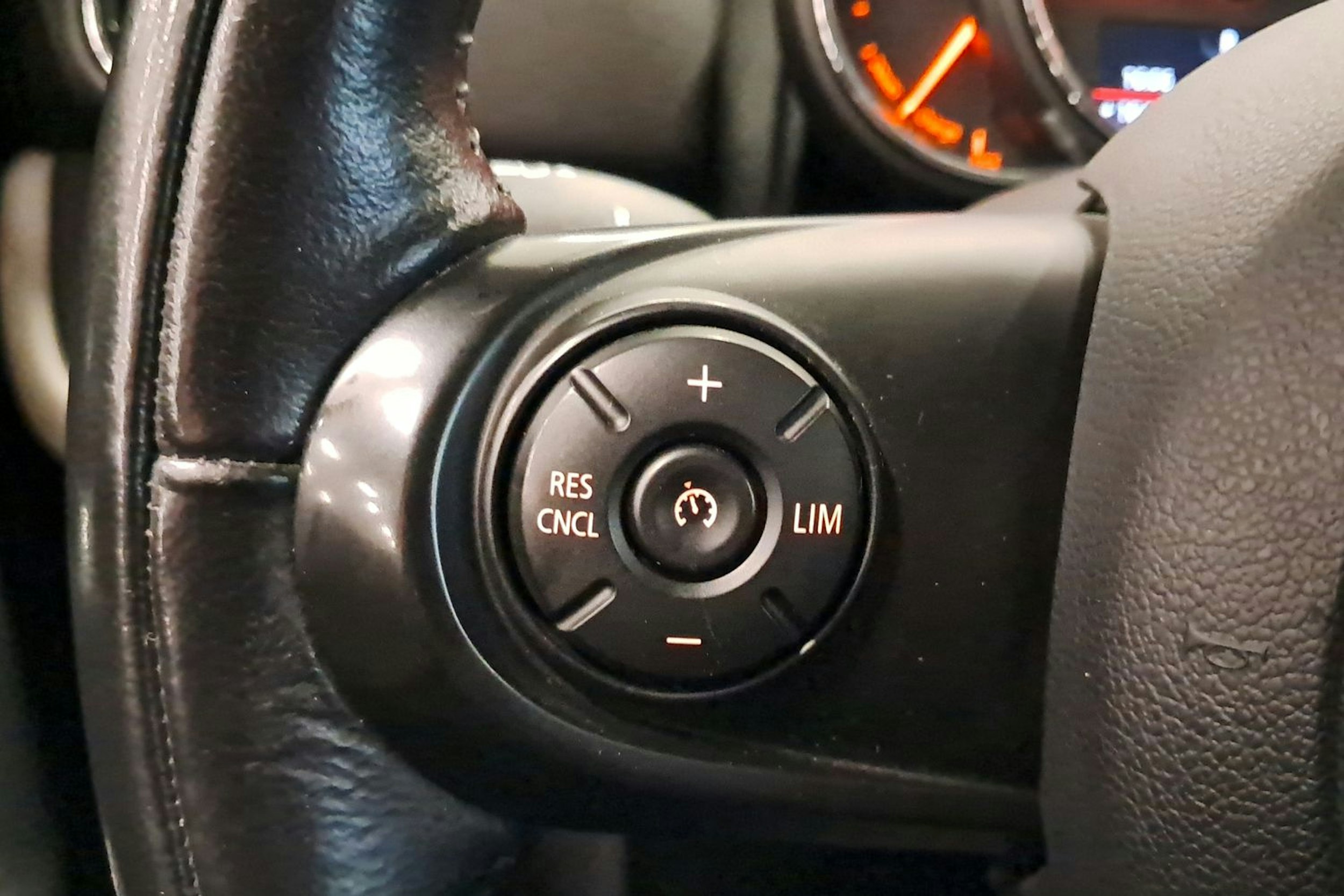 vihreä Mini Countryman 2018 kuva 17.