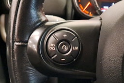 vihreä Mini Countryman 2018 kuva 17.