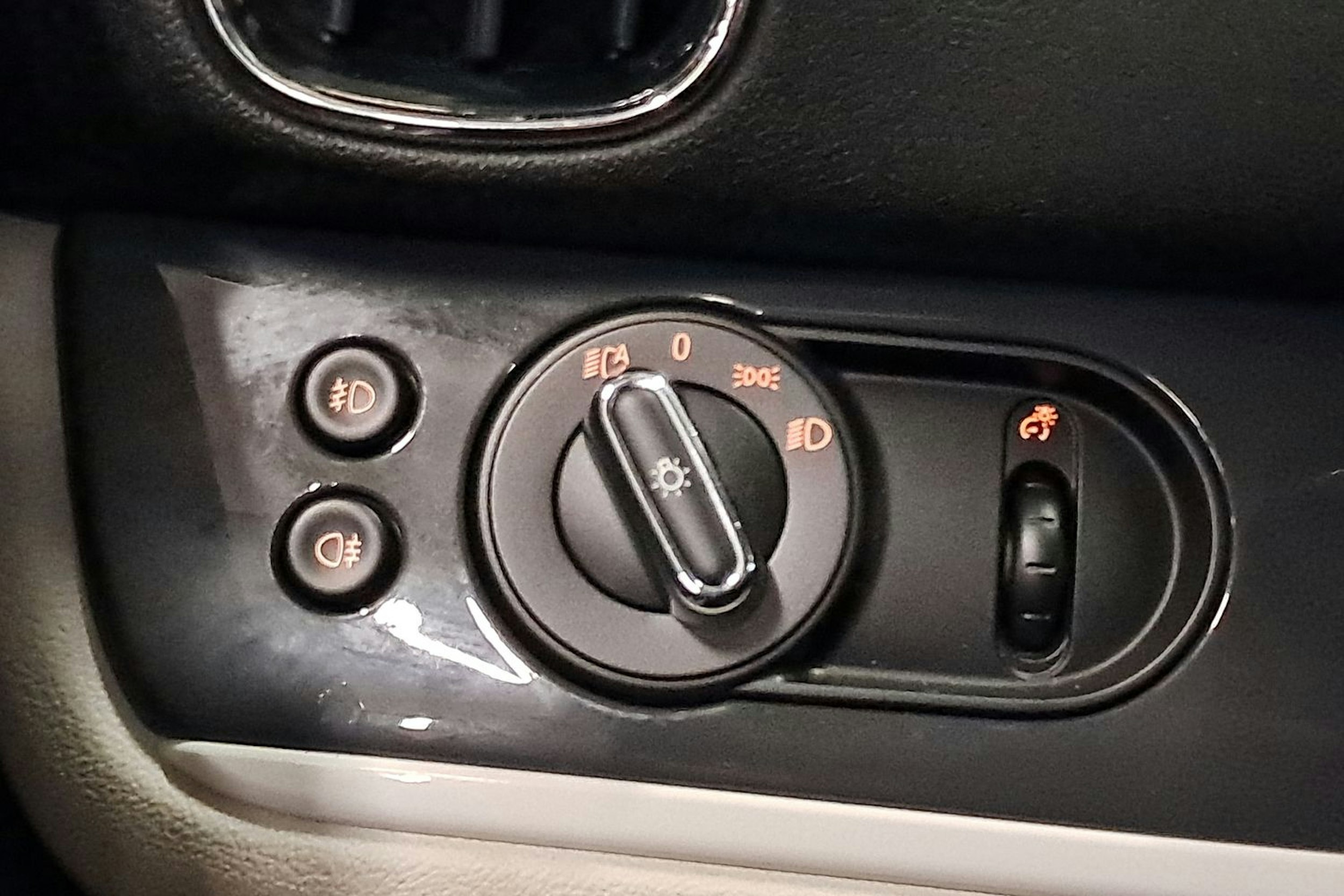 vihreä Mini Countryman 2018 kuva 19.