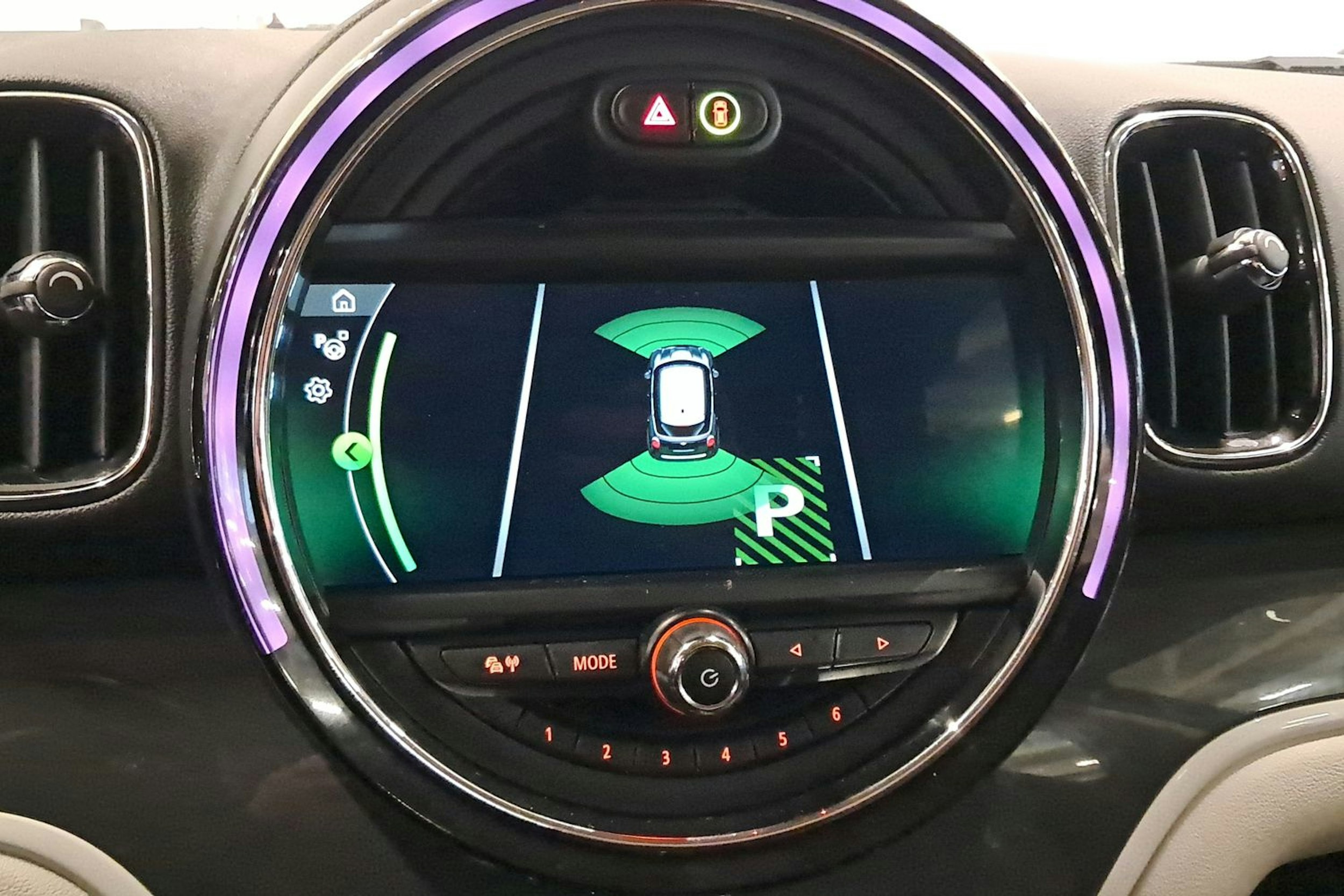 vihreä Mini Countryman 2018 kuva 20.