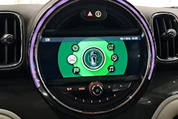 vihreä Mini Countryman 2018 kuva 21.