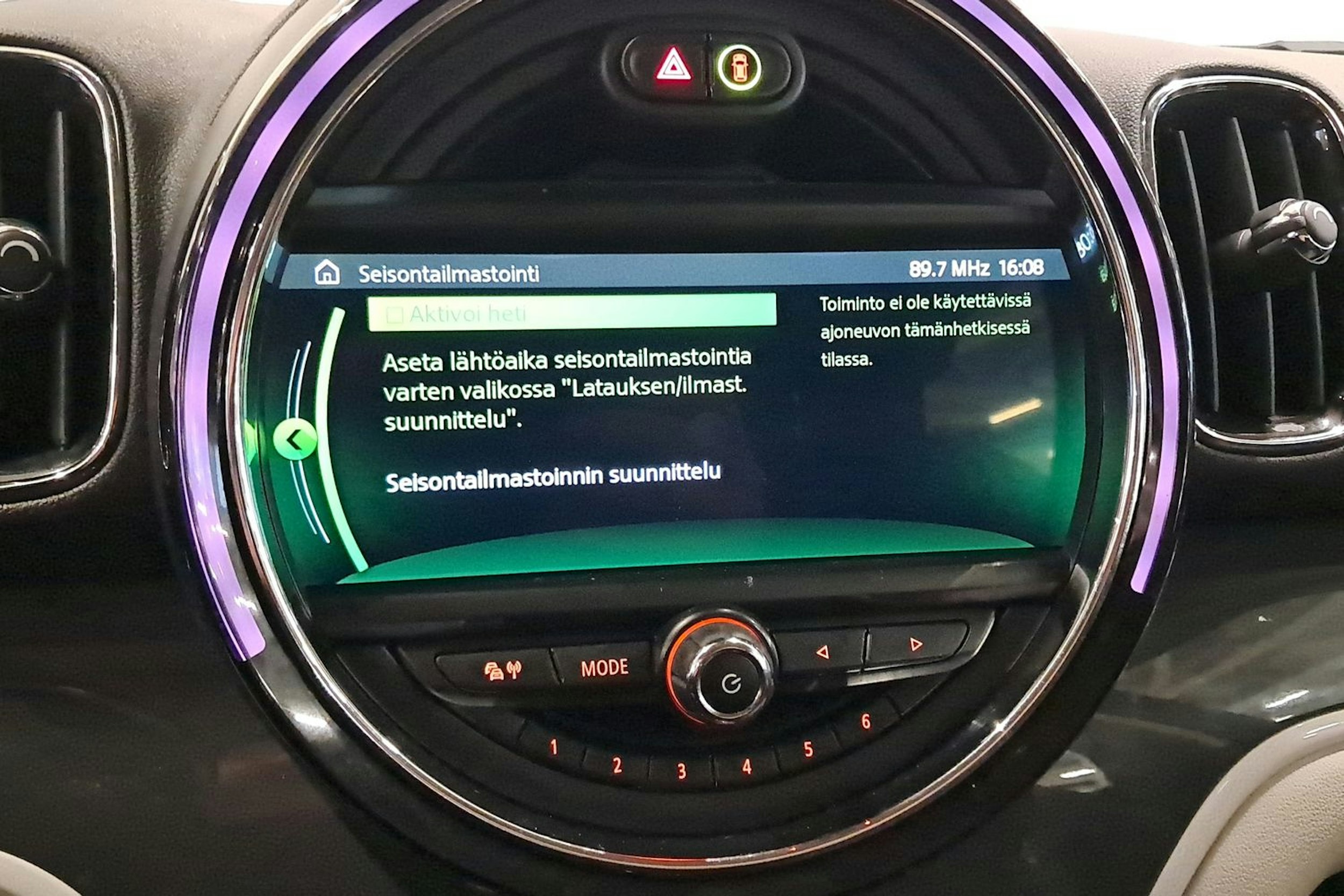 vihreä Mini Countryman 2018 kuva 22.