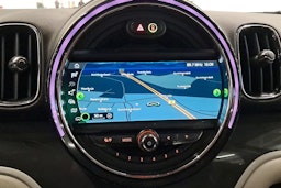 vihreä Mini Countryman 2018 kuva 24.