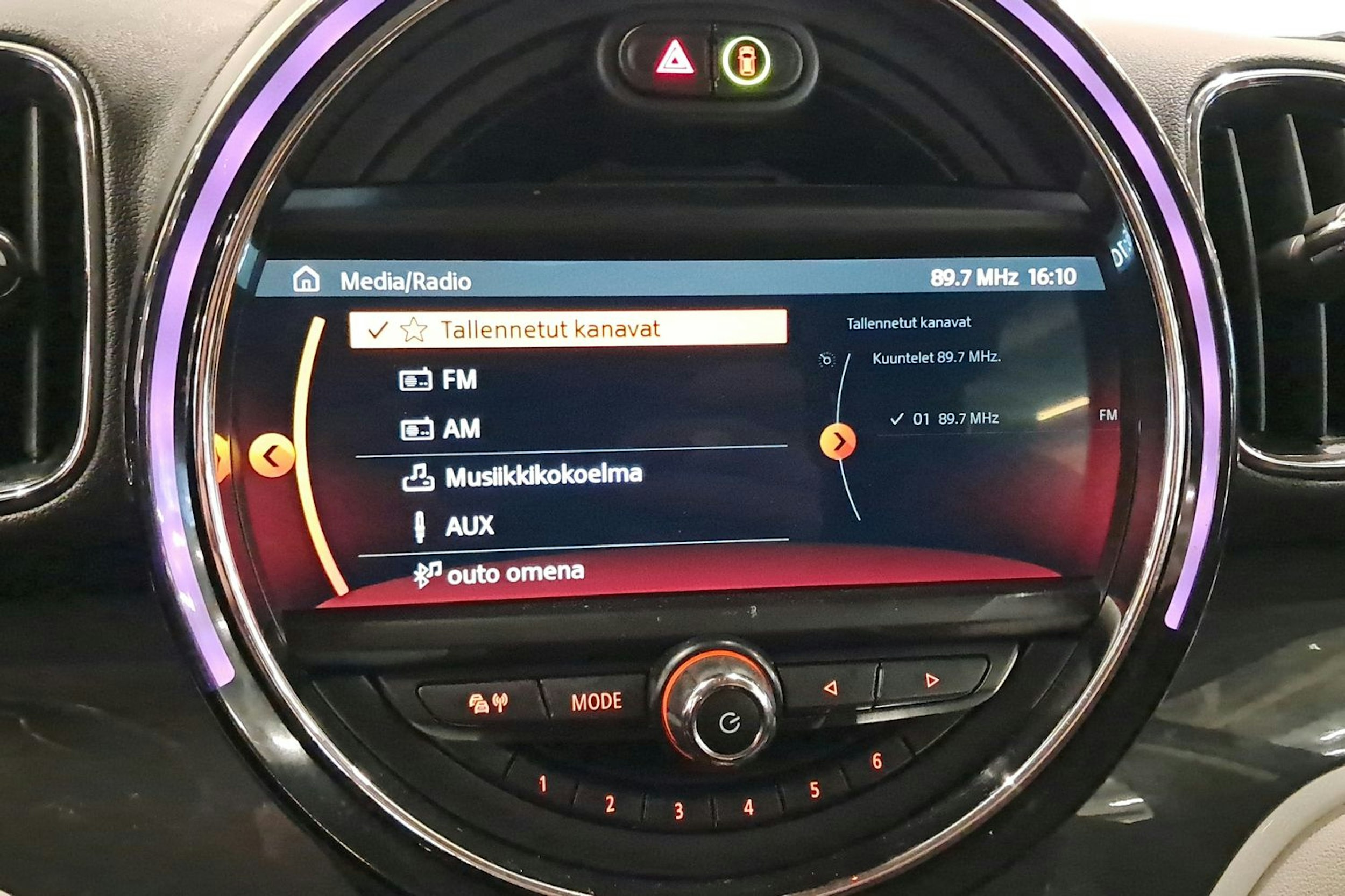 vihreä Mini Countryman 2018 kuva 25.