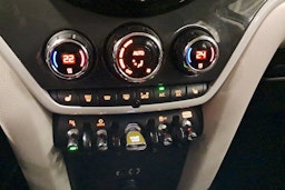 vihreä Mini Countryman 2018 kuva 27.