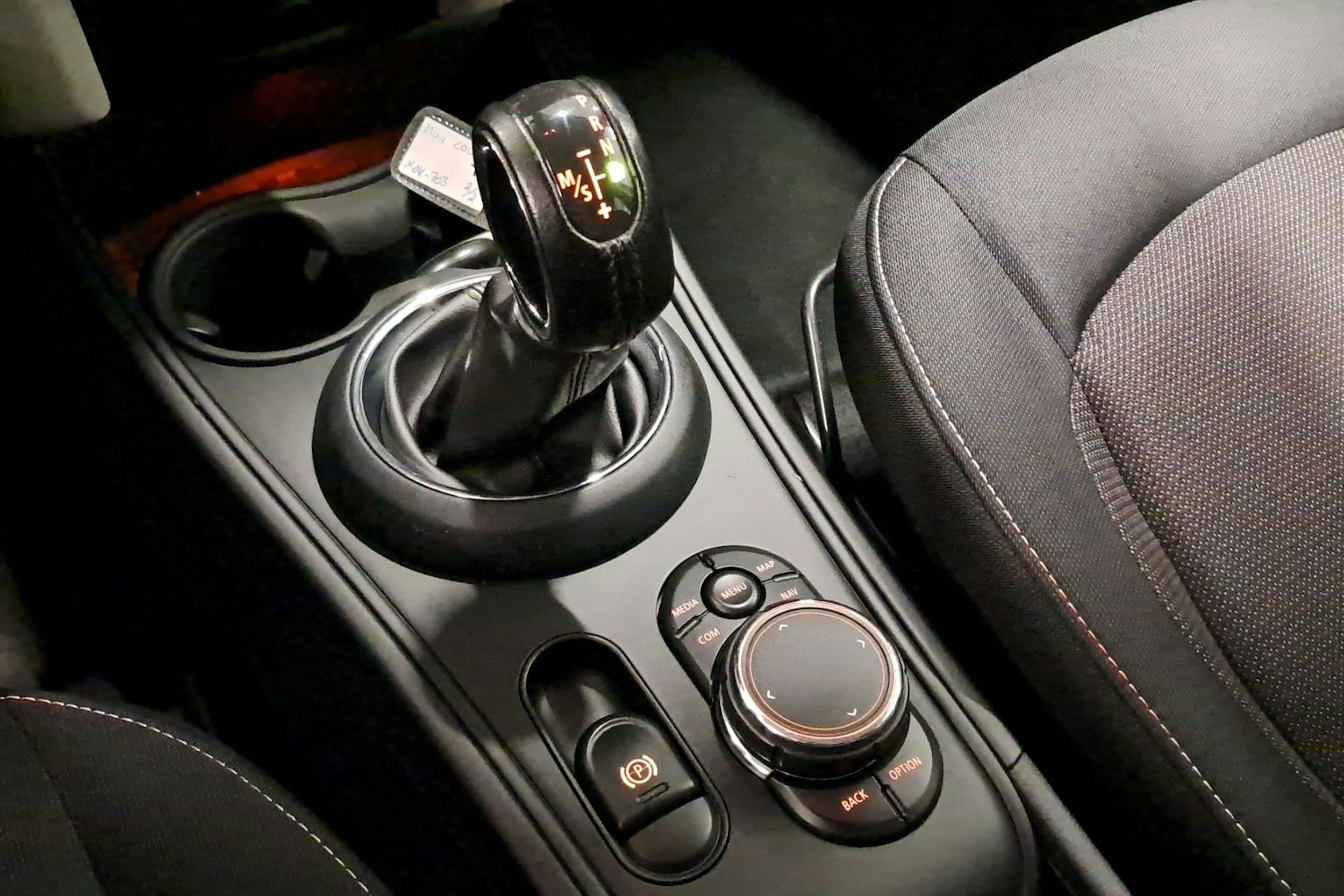 vihreä Mini Countryman 2018 kuva 28.