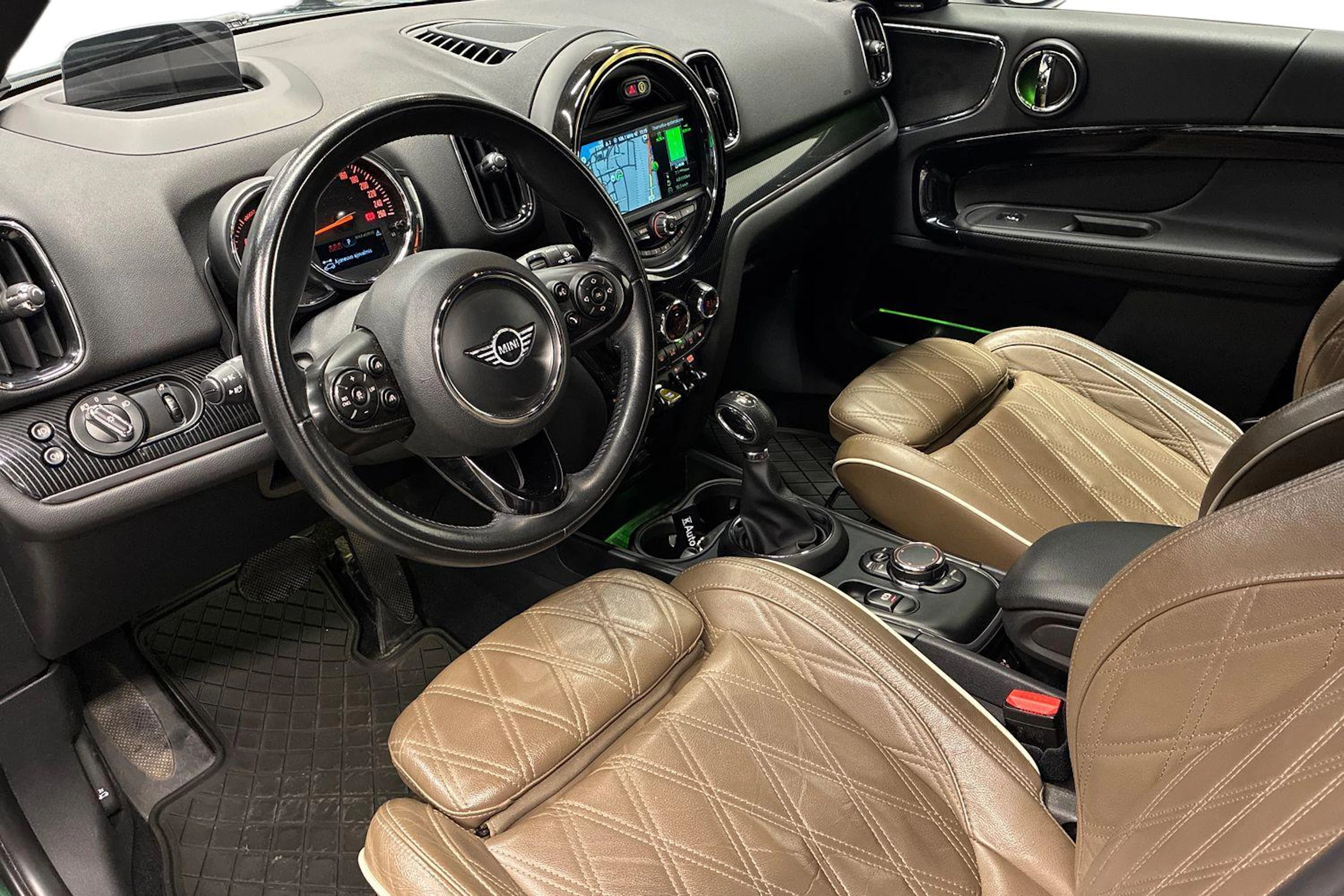 vihreä Mini Countryman 2019 kuva 6.