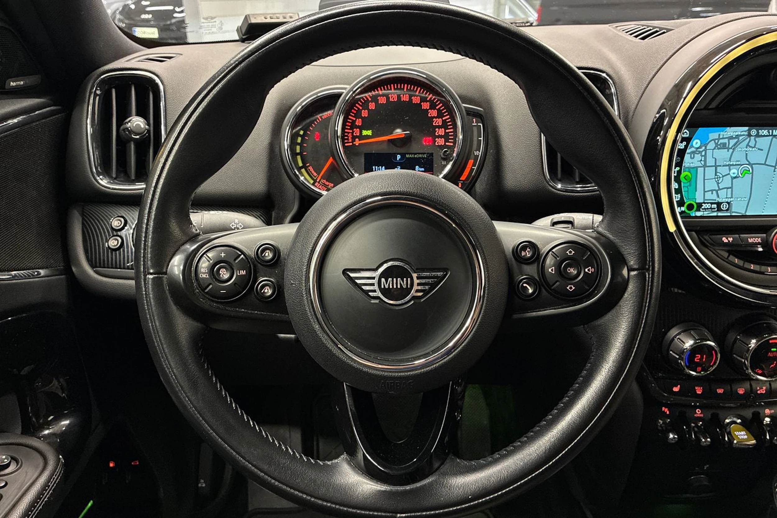 vihreä Mini Countryman 2019 kuva 12.