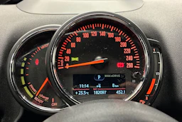 vihreä Mini Countryman 2019 kuva 13.