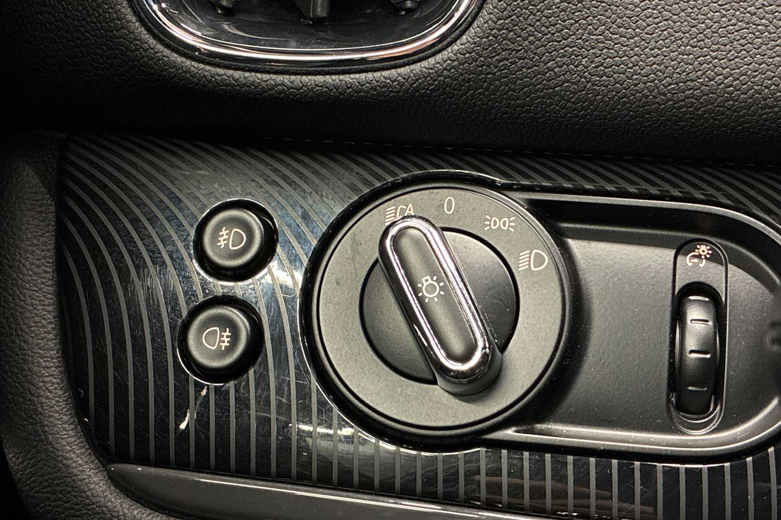 vihreä Mini Countryman 2019 kuva 16.