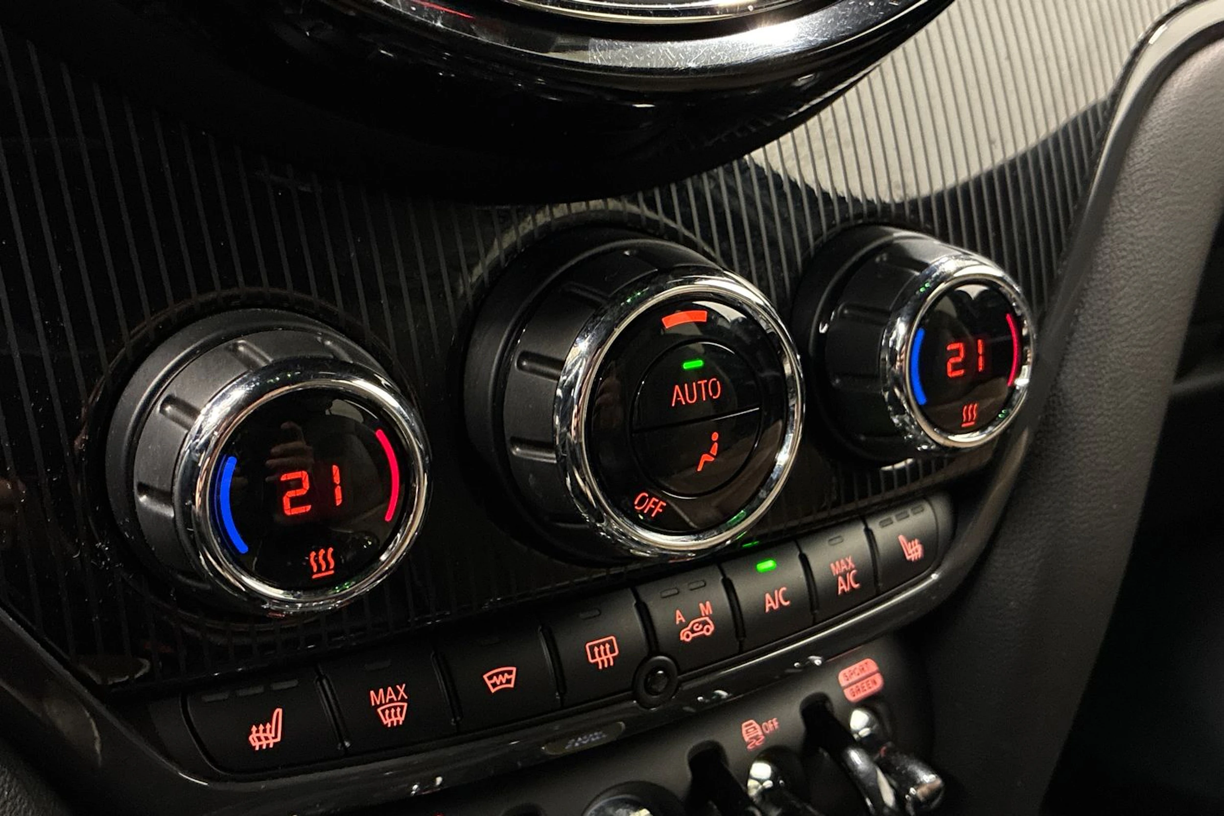 vihreä Mini Countryman 2019 kuva 20.