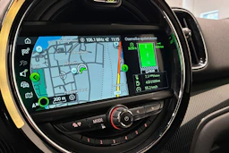 vihreä Mini Countryman 2019 kuva 21.