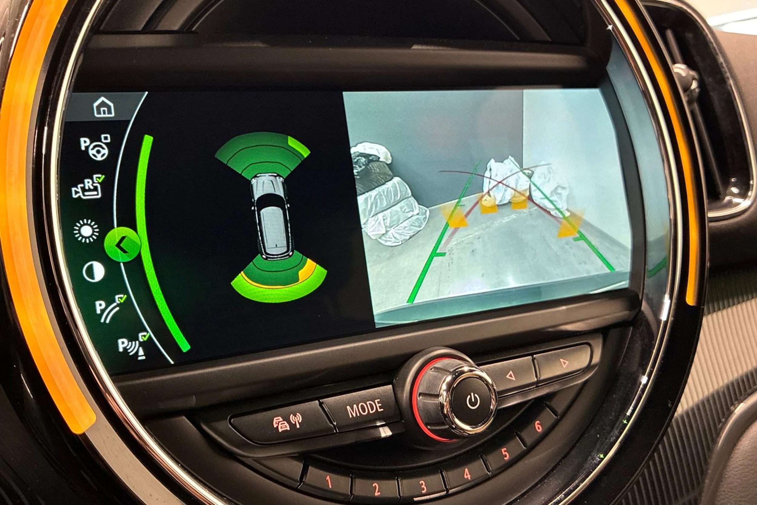 vihreä Mini Countryman 2019 kuva 22.