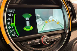 vihreä Mini Countryman 2019 kuva 22.