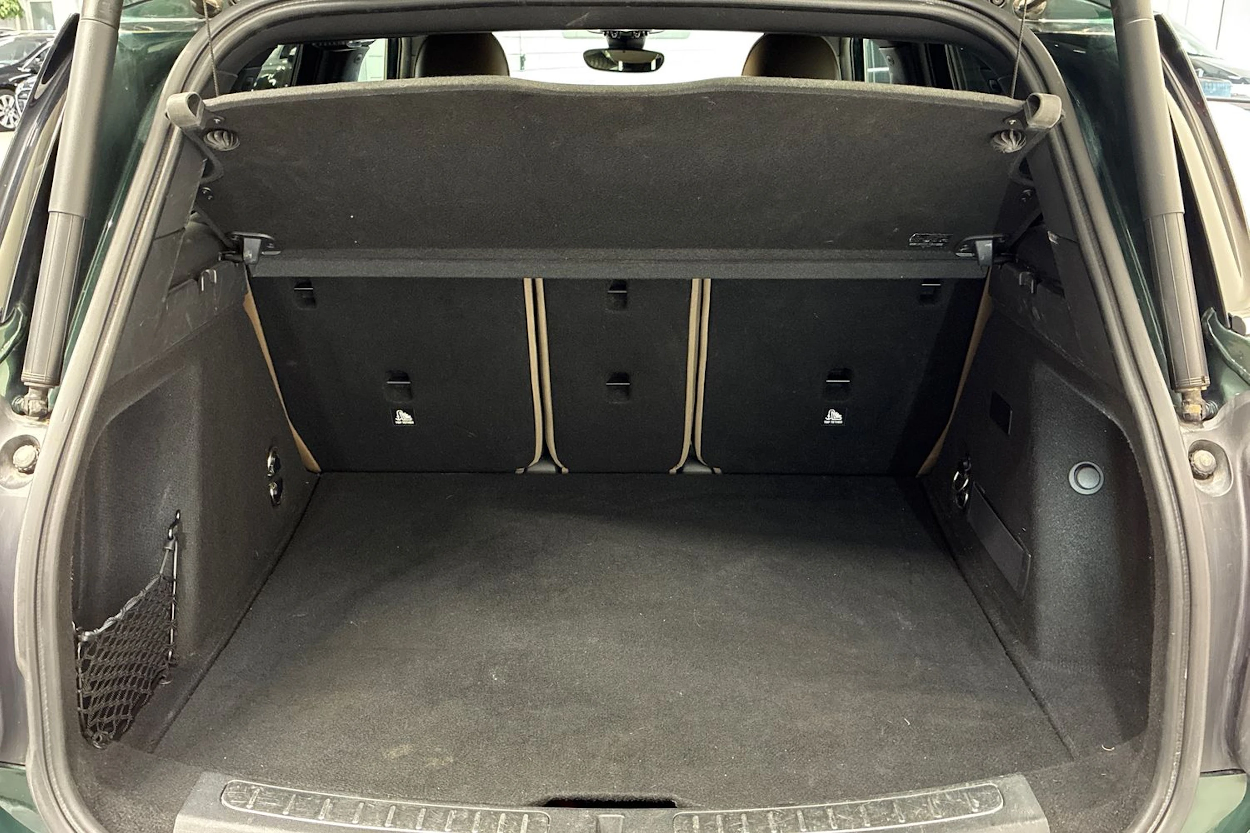vihreä Mini Countryman 2019 kuva 26.