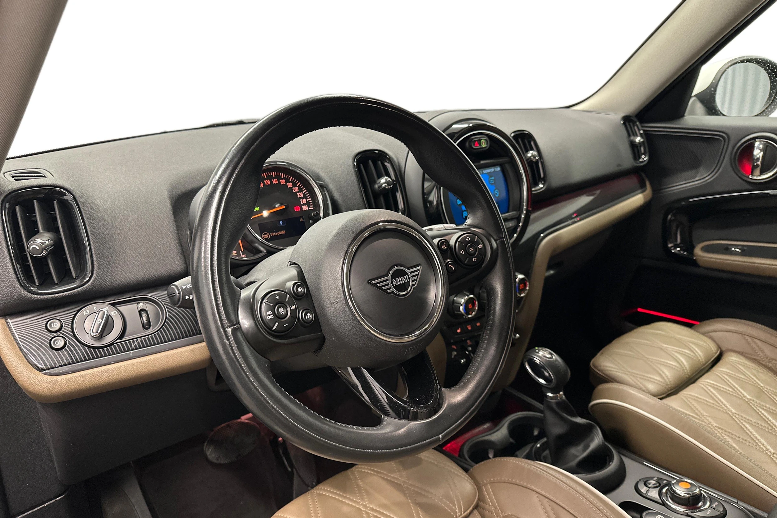 vihreä Mini Countryman 2019 kuva 6.