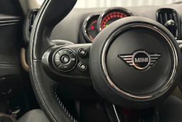 vihreä Mini Countryman 2019 kuva 11.