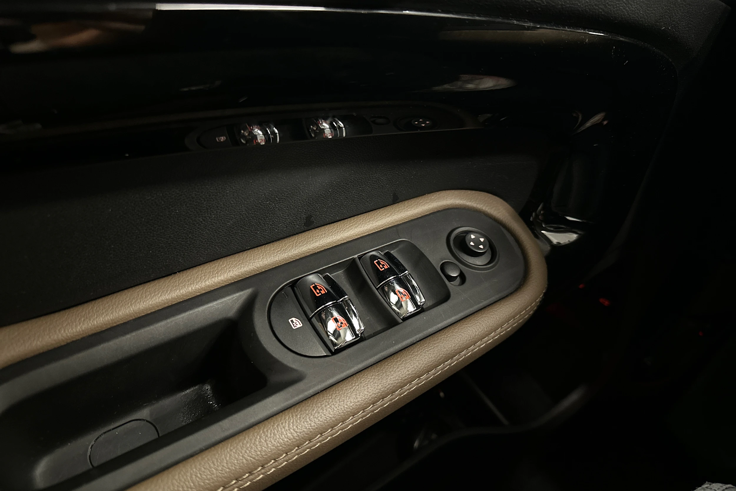 vihreä Mini Countryman 2019 kuva 15.