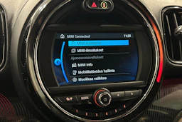 vihreä Mini Countryman 2019 kuva 17.