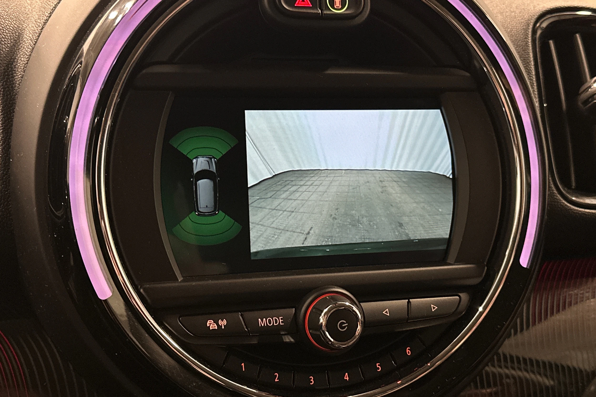 vihreä Mini Countryman 2019 kuva 26.