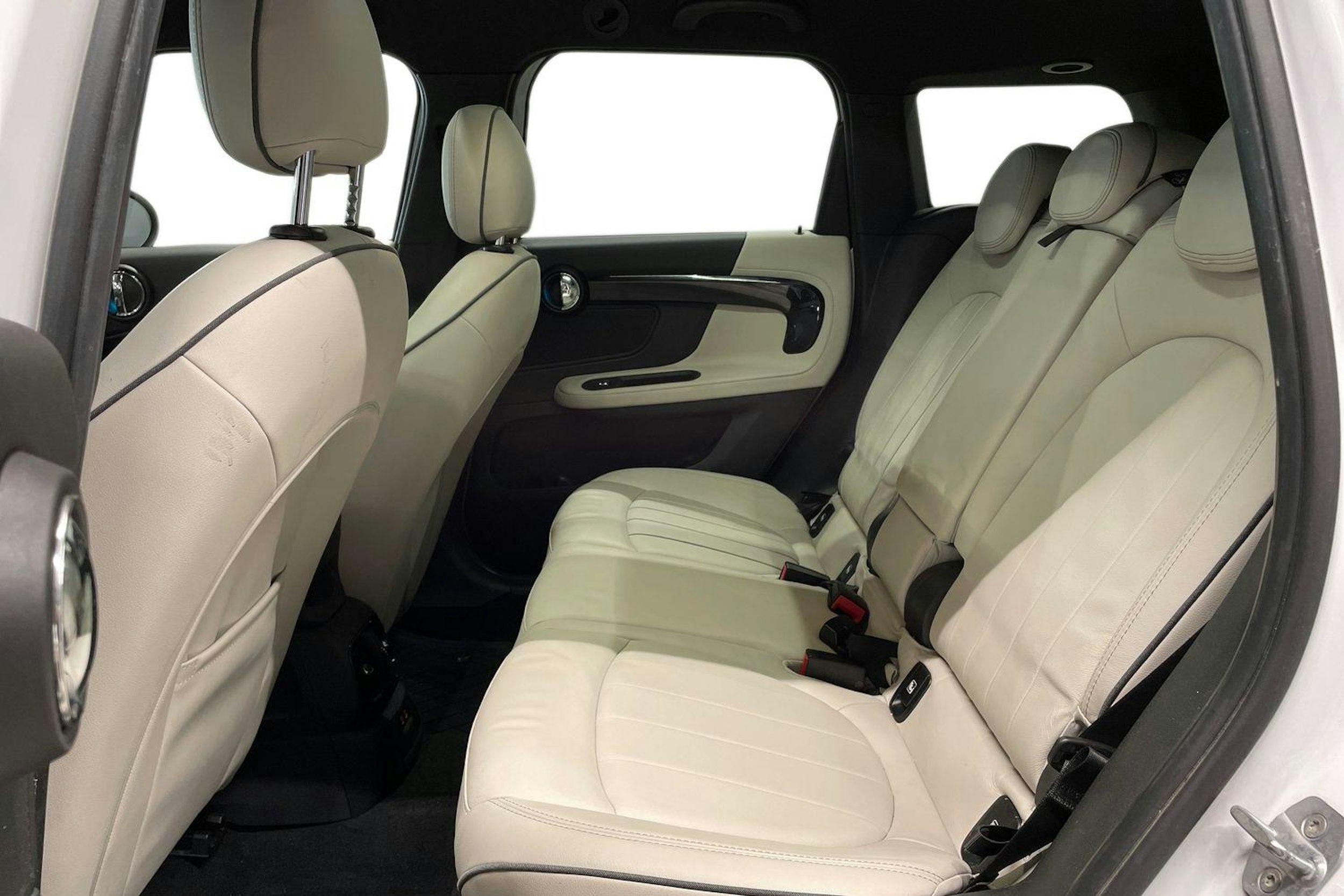 valkoinen Mini Countryman 2019 kuva 10.