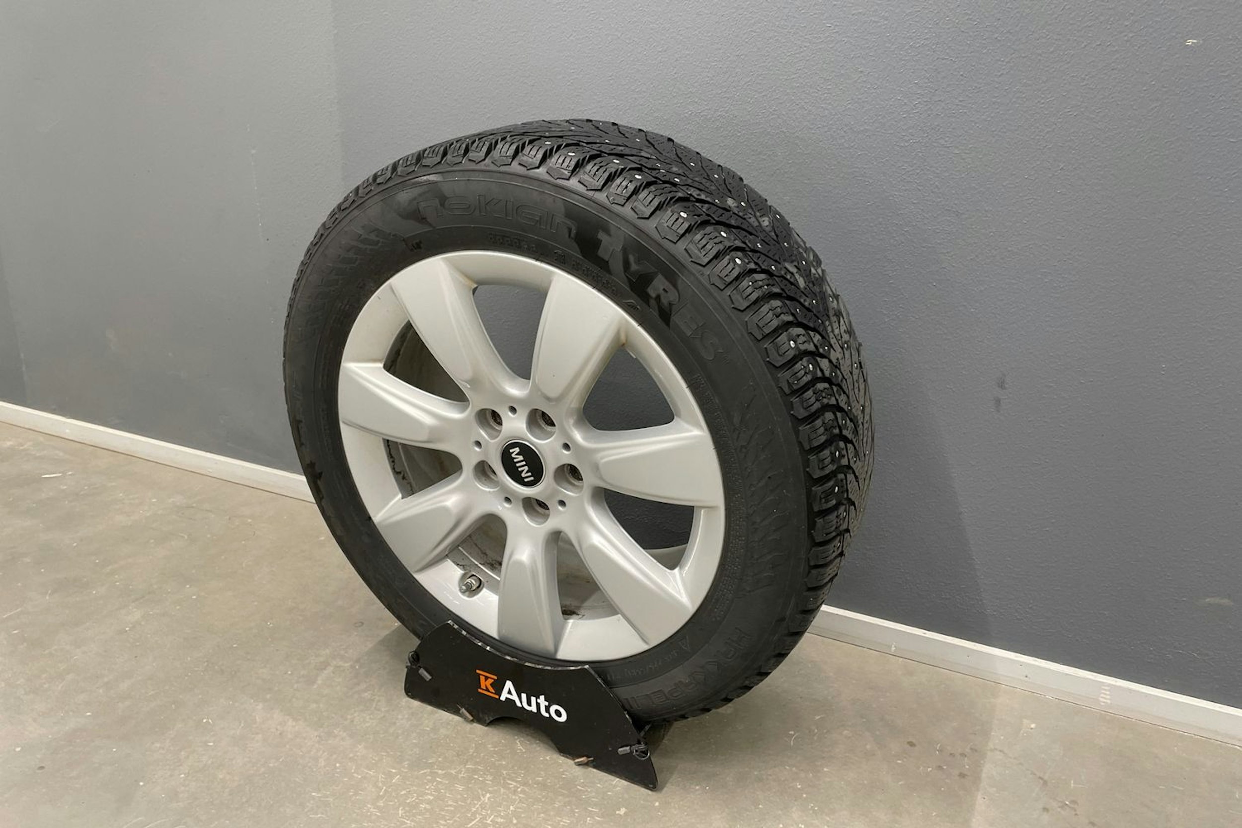 valkoinen Mini Countryman 2019 kuva 14.