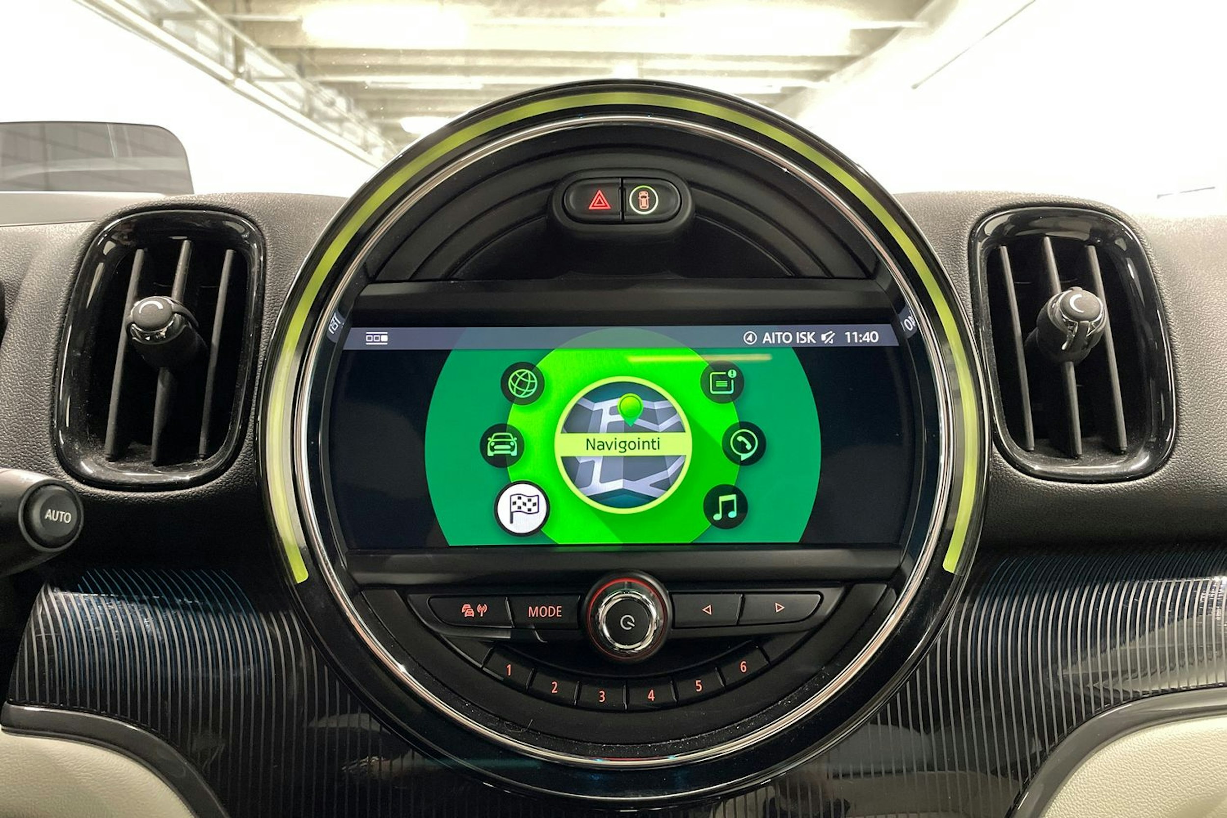 valkoinen Mini Countryman 2019 kuva 17.